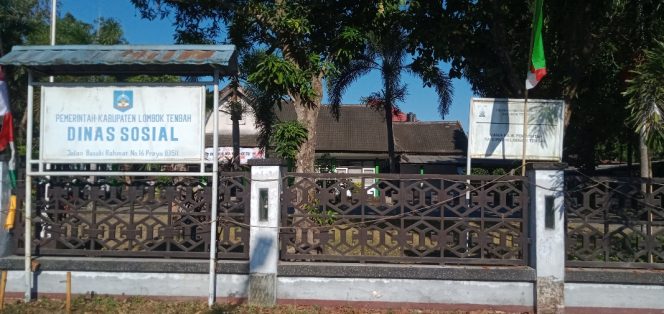 
 Kantor Dinas Sosial Kabupaten Lombok Tengah.