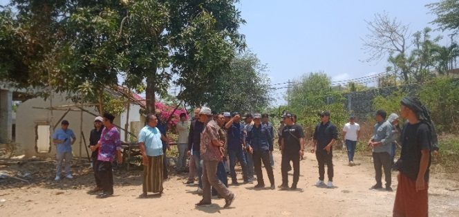 
 Badan Pertanahan Nasional Kabupaten Lombok Tengah saat turun melakukan pengecekan tapal batas di wilayah KEK Mandalika.