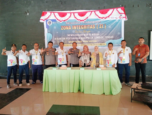 
 Badan Pertanahan Nasional Lombok Tengah saat menggelar kegiatan internalisasi pembangunan zona integritas dalam rangka mewujudkan Wilayah Bebas Korupsi (WBK) dan Wilayah Birokrasi Bersih dan Melayani (WBBM).